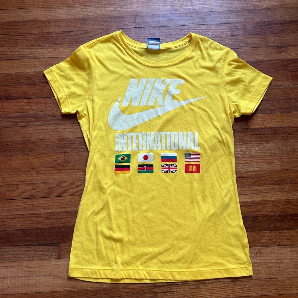Vintage Nike Track & Field International Women’s Shirt Yellow Short Sleeve SZ M